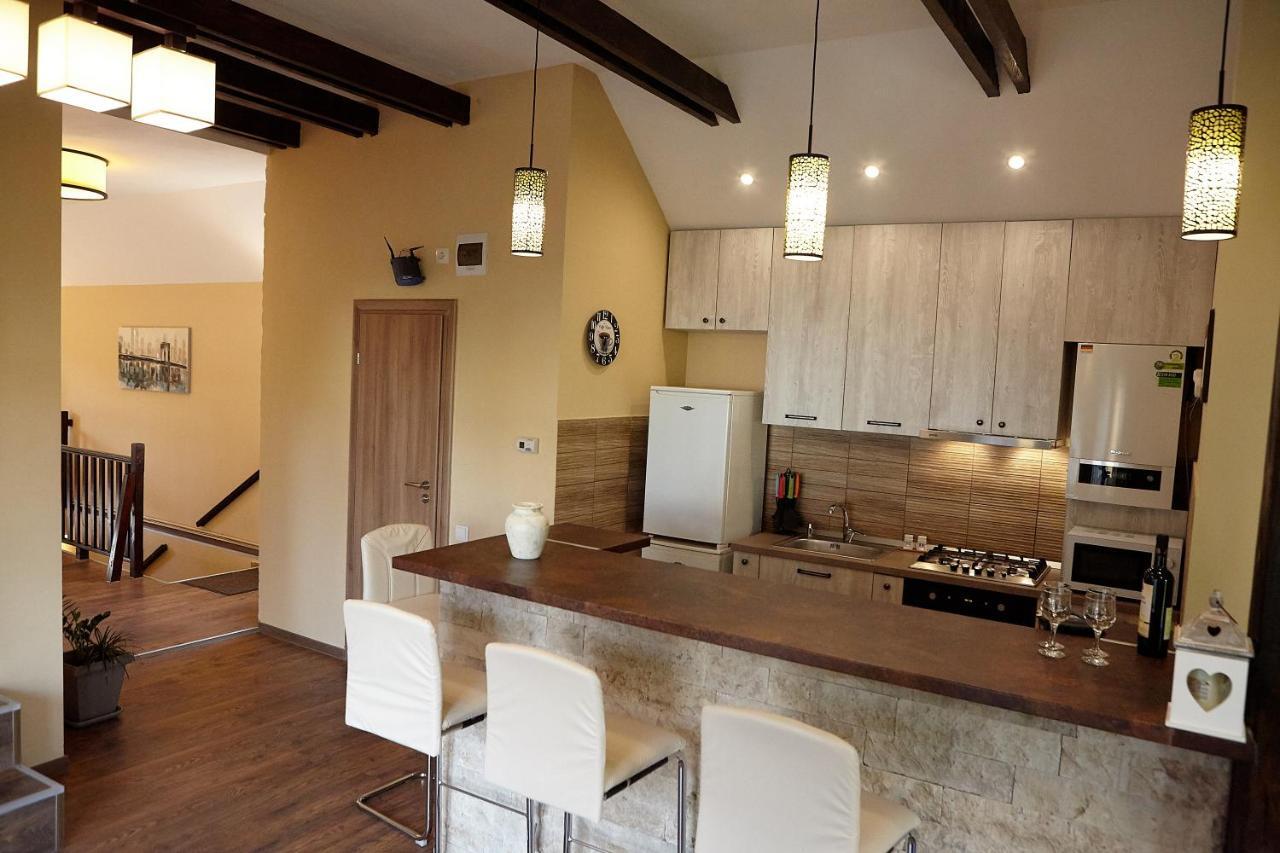 Apartament Rozelor Брашов Екстер'єр фото