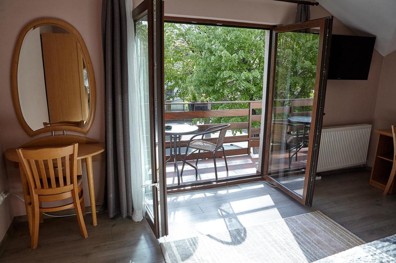 Apartament Rozelor Брашов Екстер'єр фото