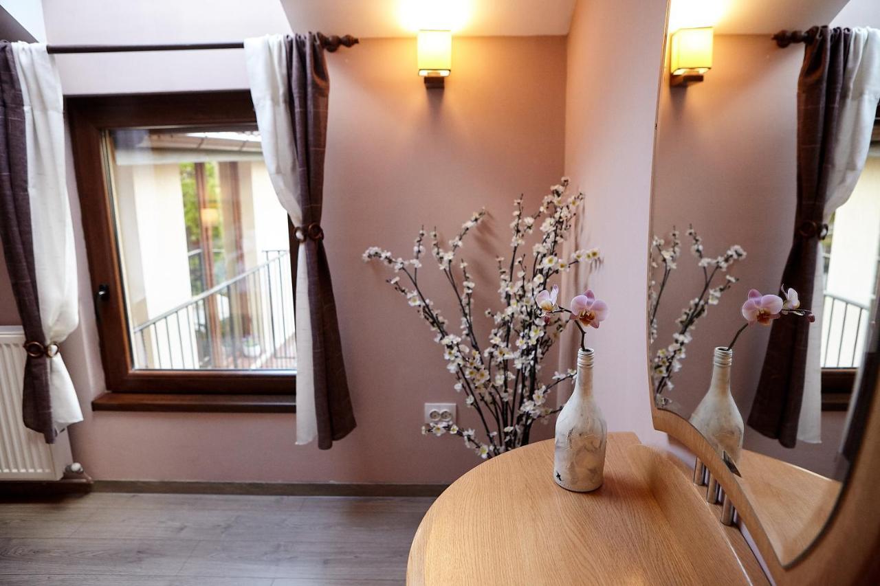 Apartament Rozelor Брашов Екстер'єр фото