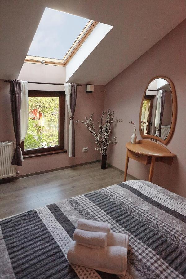 Apartament Rozelor Брашов Екстер'єр фото
