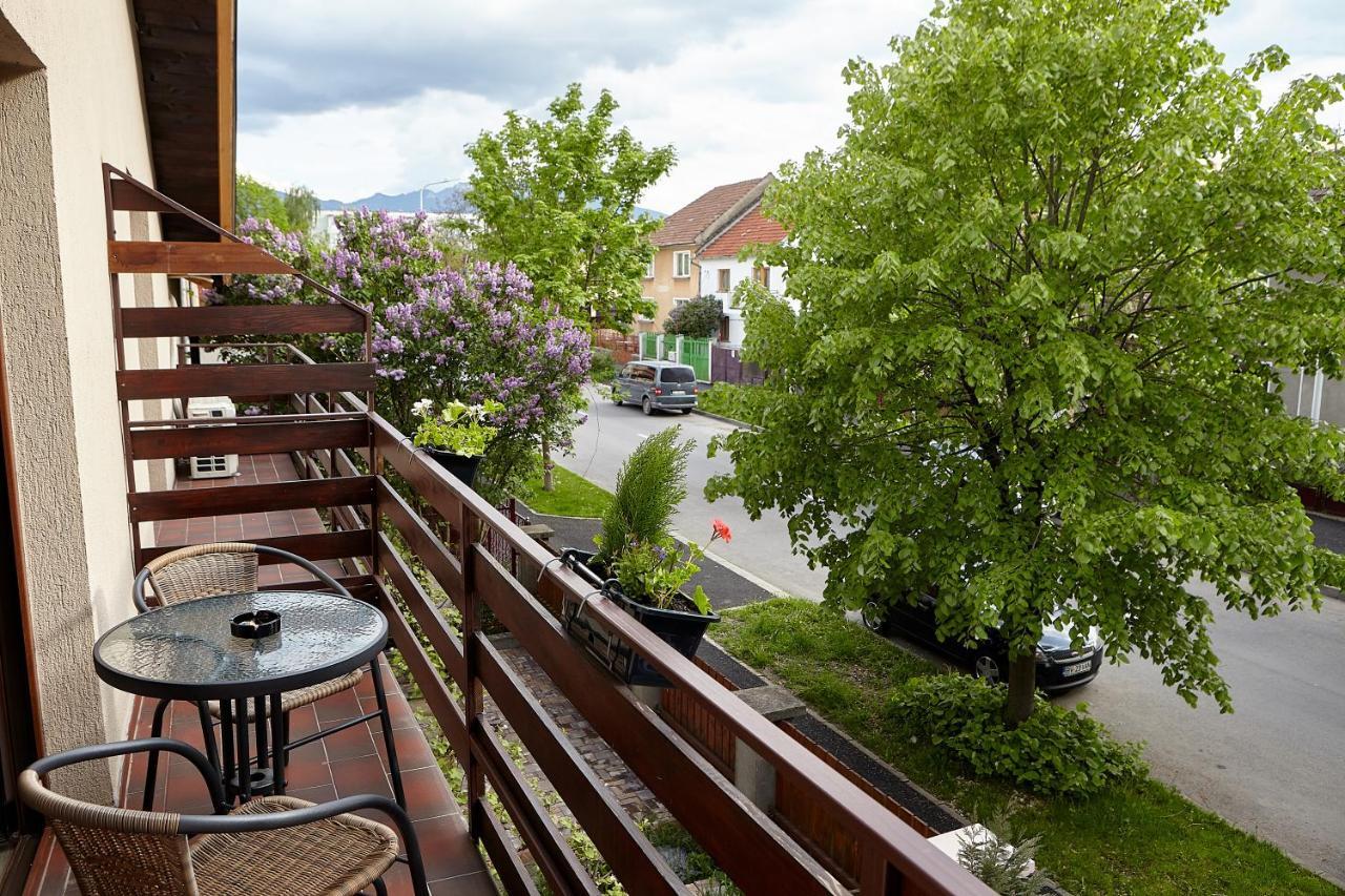 Apartament Rozelor Брашов Екстер'єр фото
