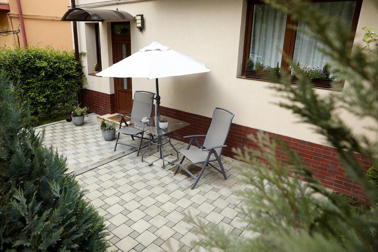 Apartament Rozelor Брашов Екстер'єр фото