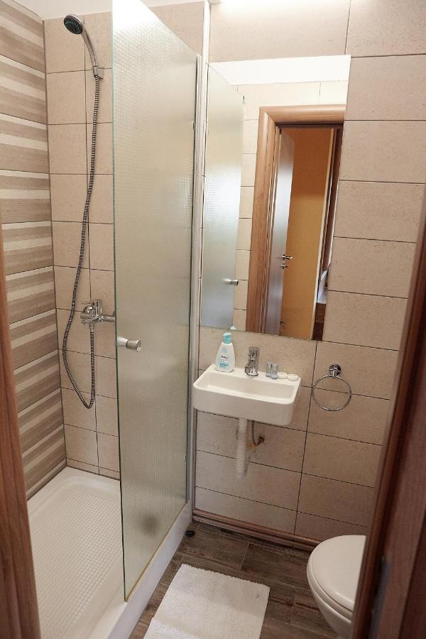 Apartament Rozelor Брашов Екстер'єр фото